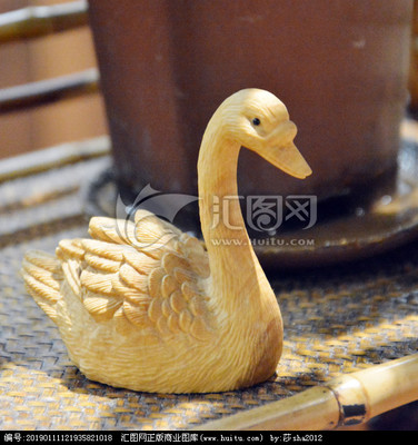 天鵝工藝品：優(yōu)雅與藝術(shù)的完美融合